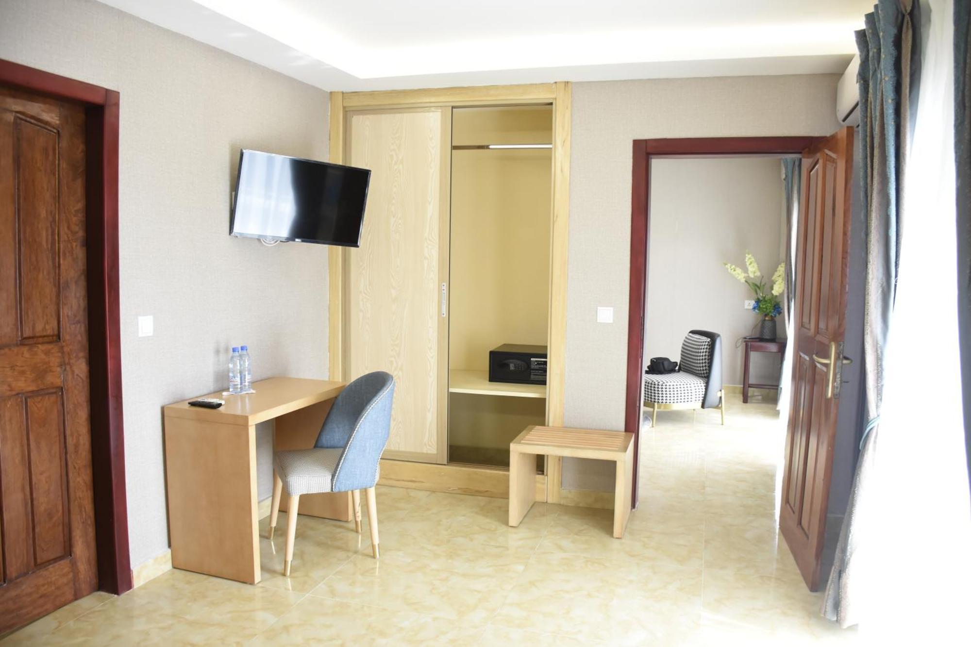 Hotel Royal Palace Douala Luaran gambar