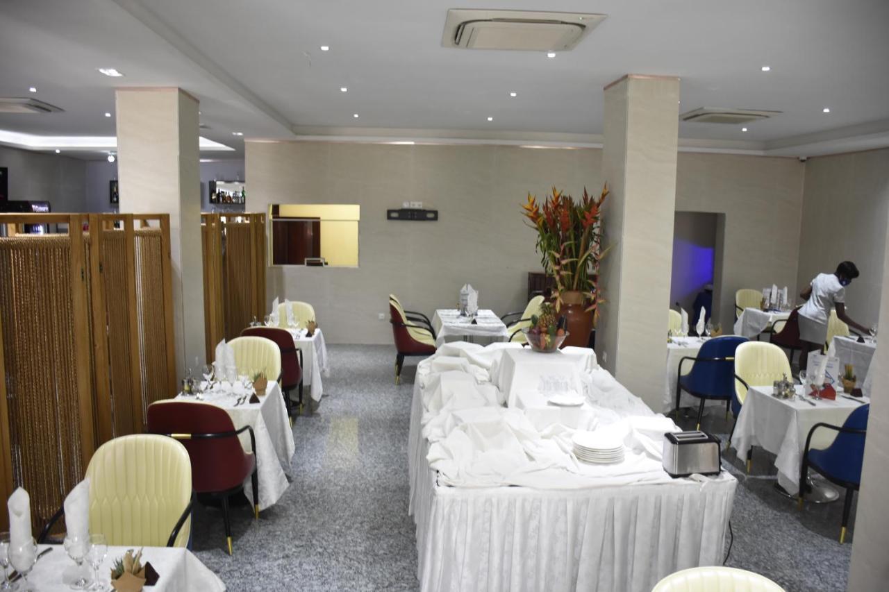 Hotel Royal Palace Douala Luaran gambar