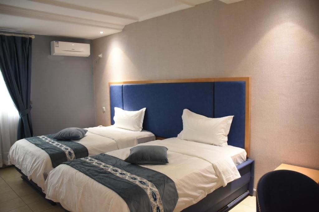 Hotel Royal Palace Douala Luaran gambar