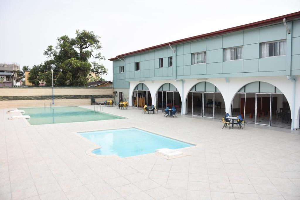 Hotel Royal Palace Douala Luaran gambar