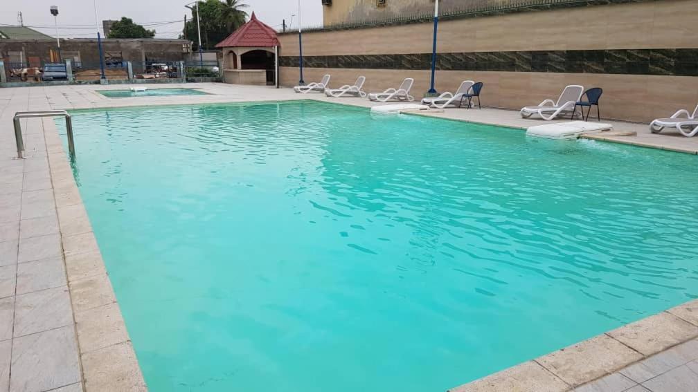 Hotel Royal Palace Douala Luaran gambar