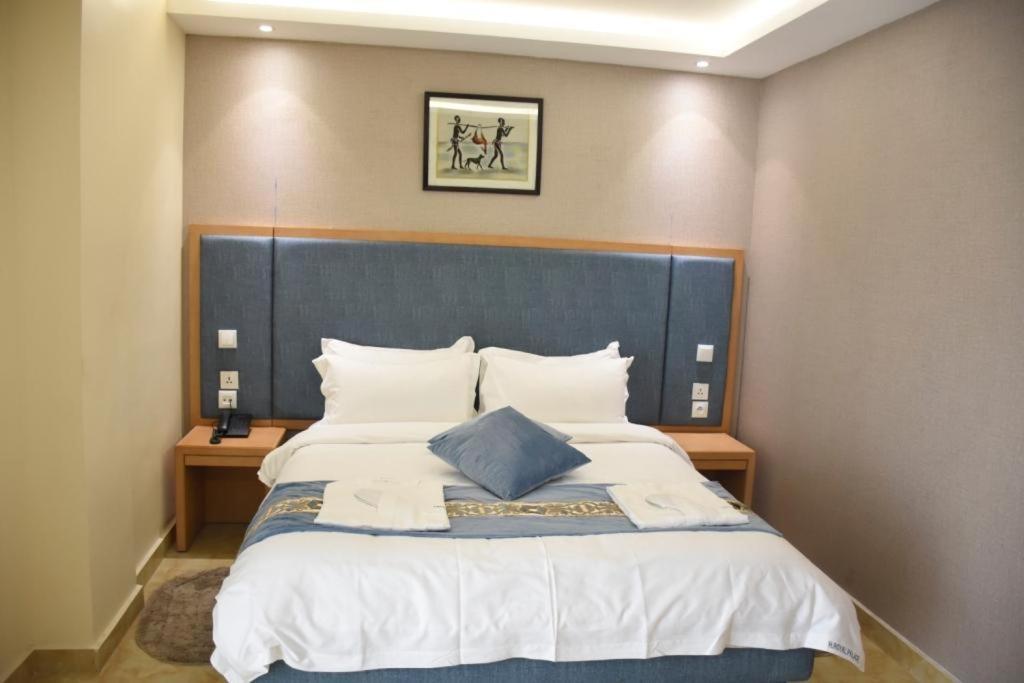 Hotel Royal Palace Douala Luaran gambar