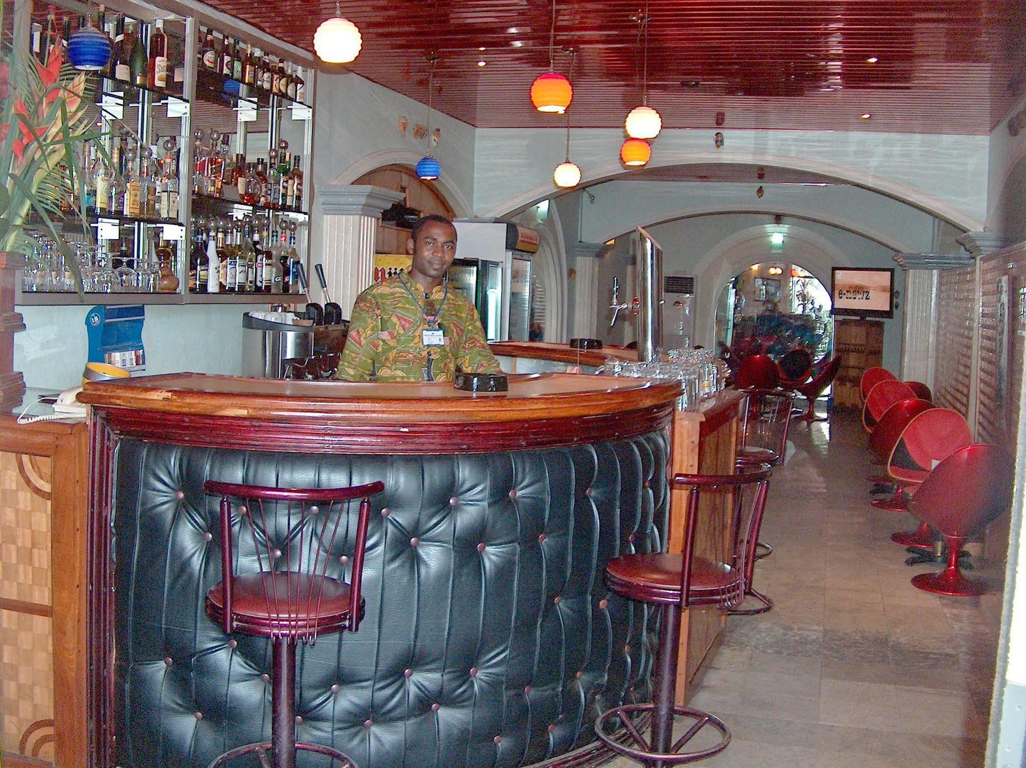 Hotel Royal Palace Douala Luaran gambar